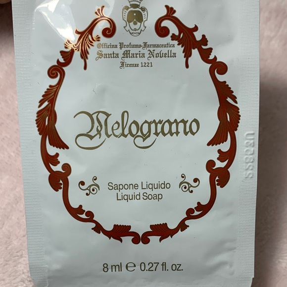 Santa Maria Novella Melograno Bath and Body Set 8 ml. - Picture 4 of 7